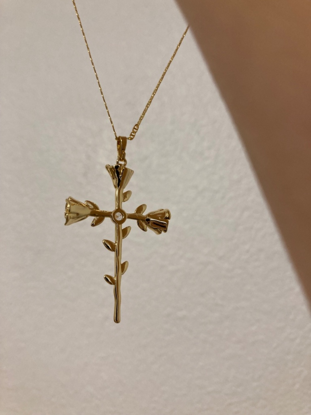 Child of Wild Rosa Sacra Necklace Gold cross rose flower pendant necklace gold - Picture 4 of 16